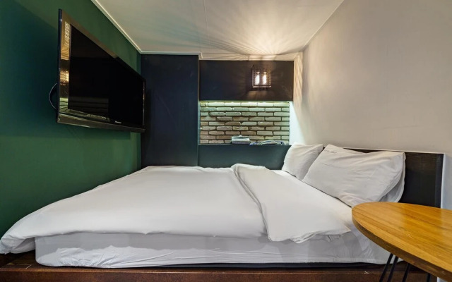 Hotel YOLO Yeongdeungpo