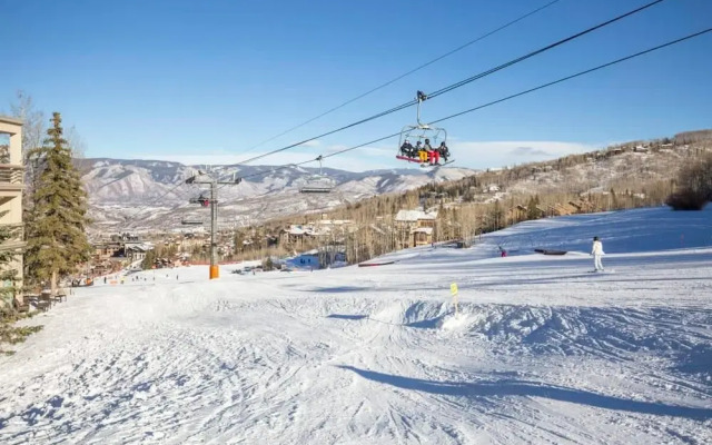 3 BR Penthouse w Hot-tub -mountain Views