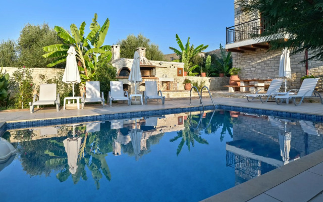 Villa Ahlades