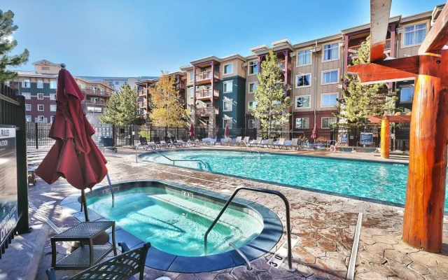 3701a Westgate 1 Bedroom Condo by RedAwning
