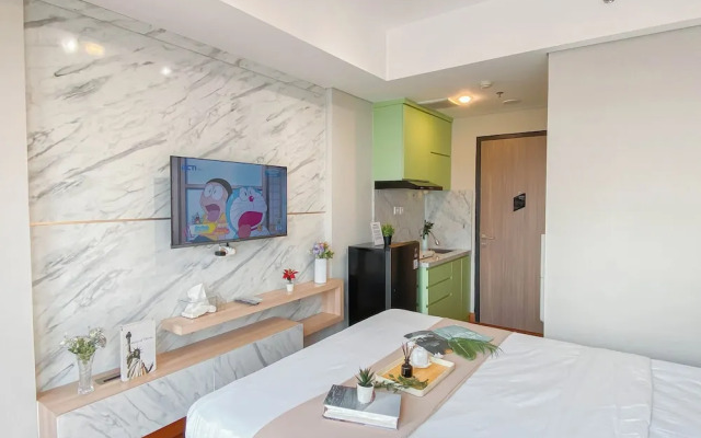 Warm Minimalist Studio Apartment Monroe Tower