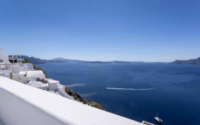 Bluedome Cavehouses Santorini