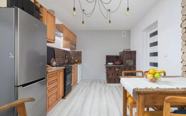 Retro Apartment Zamoyskiego by Renters