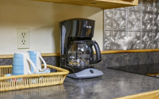 Lacey Dogwood Family Cabin With Free Wifi and Private BBQ by Redawning