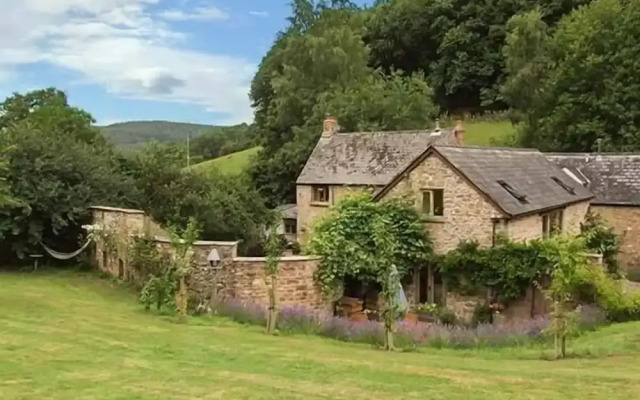 The Lodge Farm Barn