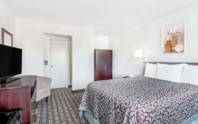 Days Inn by Wyndham St Clairsville