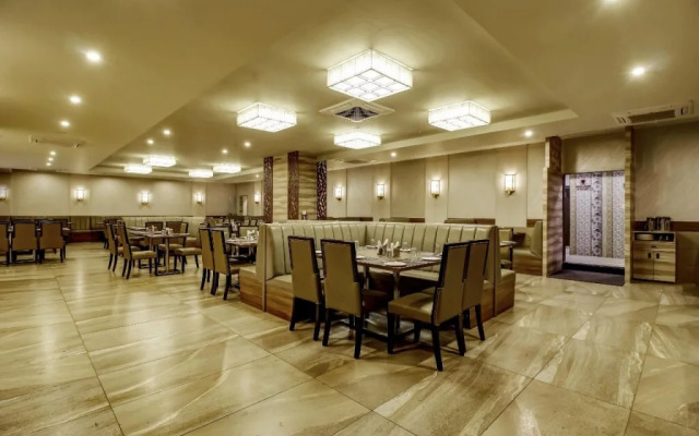 Capital O 71843 Grand Sindhura