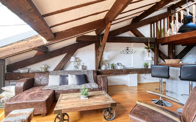 Guestready - Cozy and Rustic Duplex - 1 min Walk From Palais!