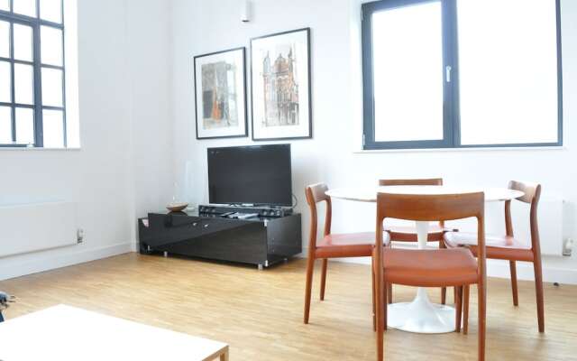 Farringdon 3 Bedroom Flat With Terrace