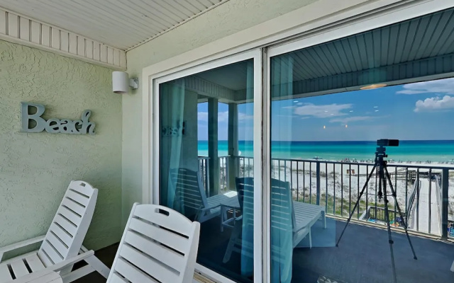 Commodore's Retreat #205 by Southern Vacation Rentals