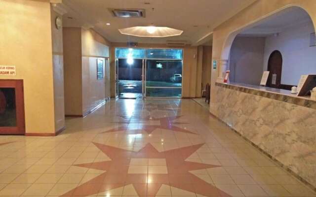 Golden Palms Hotel