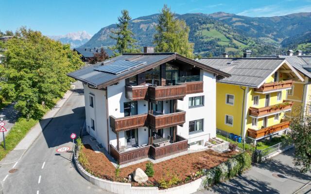 Finest Villa Zell am See - Penthouse Sauna