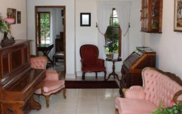 Hermanus Dorpshuys Guesthouse