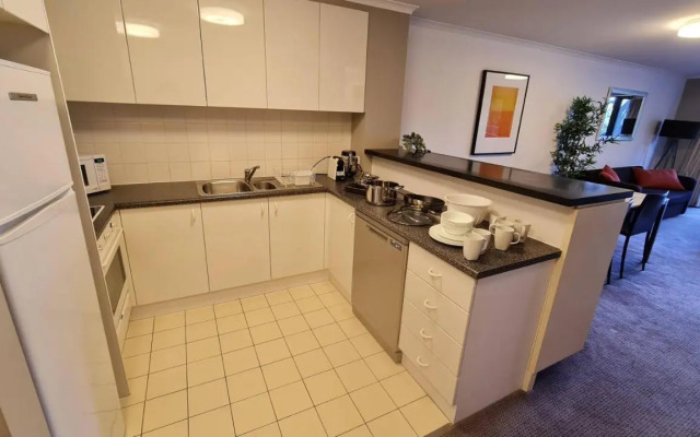 1BR Executive Apartment in City Centre