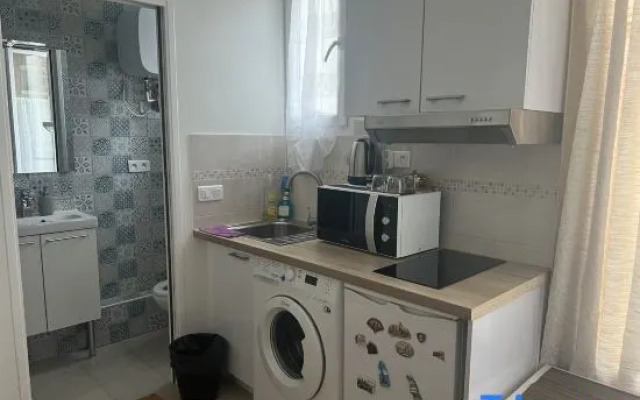 studio 800m to Opera