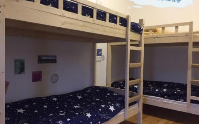 Lv Xing Youth Hostel