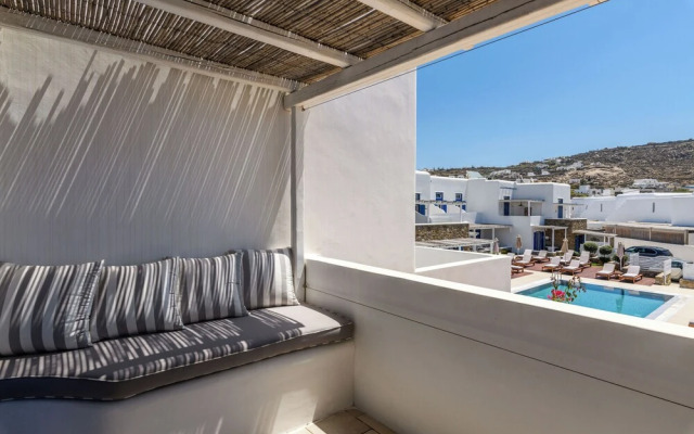 Phaedrus Living: Ornos Beach House Mykonos