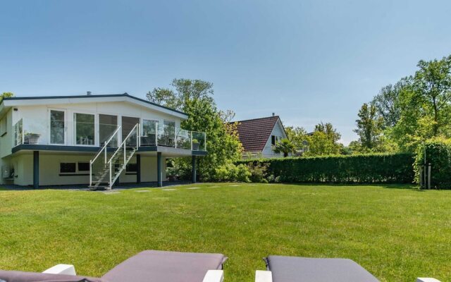 Majestic Holiday Home in Kamperland With Garden