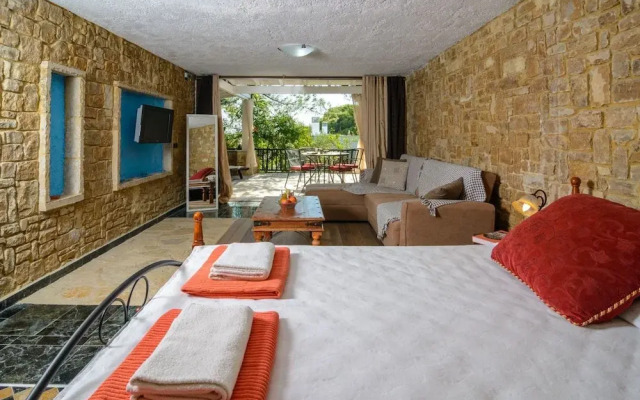 Maria Elena Villas