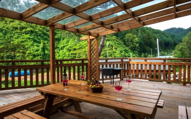 Chuncheon Buzz Glamping Pension