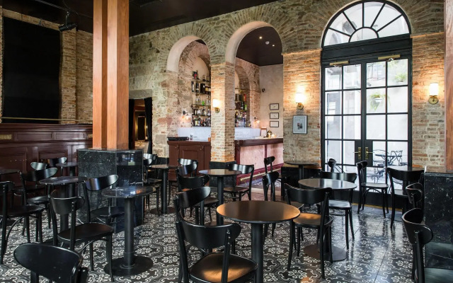American Trade Hotel