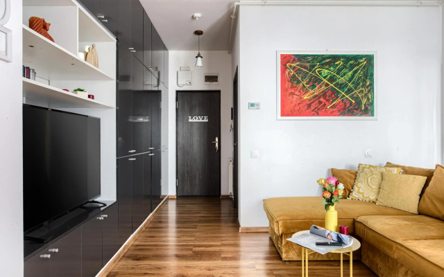Ari Yellow Apartment