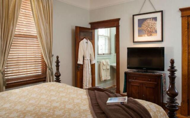 Four Kachinas Bed & Breakfast Inn