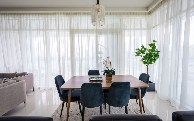 Glamorous 3BR with Marina view