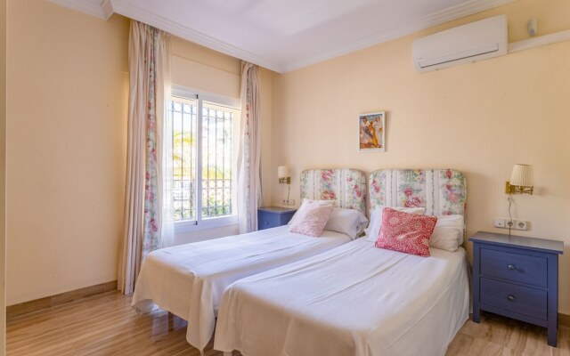 OleHolidays Hacienda Playa junto a Nikki Beach 300m playa