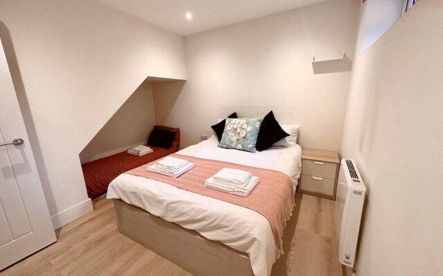Charming Duplex 10min to London Bridge, Quiet