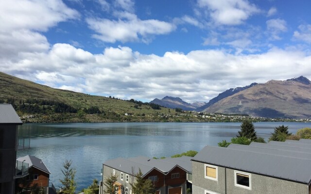 Lakefront Villa Queenstown