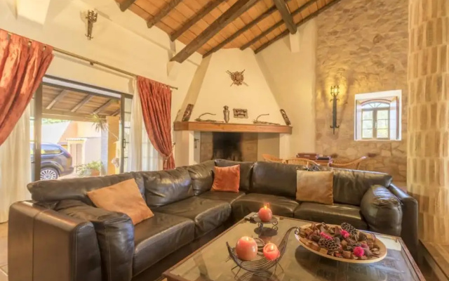 Villa - 7 Bedrooms with Pool and WiFi - 107981