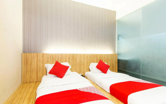 Super OYO 340 Comfort Hotel