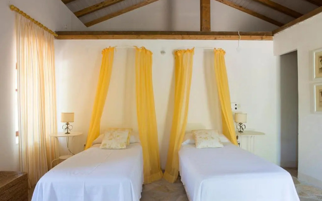 Paxos' Villa - Pool & AC