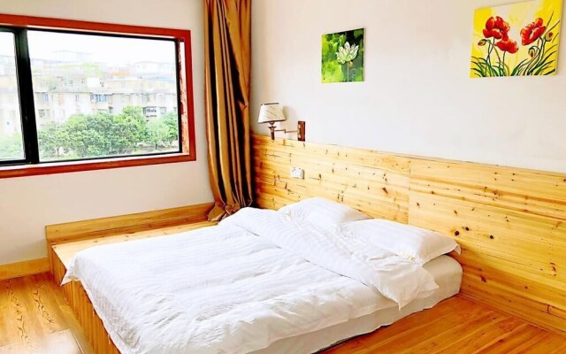 Lakeside Hostel