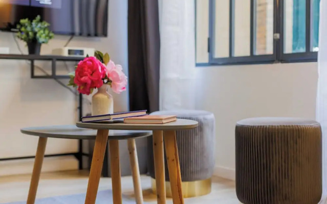 Beautiful Apartment at Gare de L'est Republique
