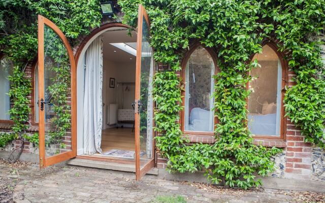 Charming Garden Studio in Shepherd's Bush