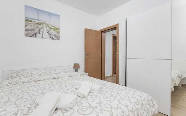 Muo Sea Front Apartments Kotor