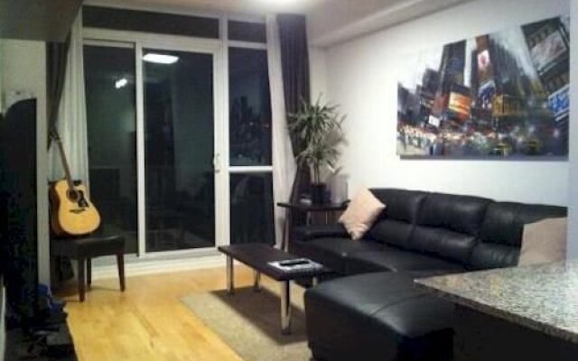 Toronto Suite Rentals - Maple Leaf Sq