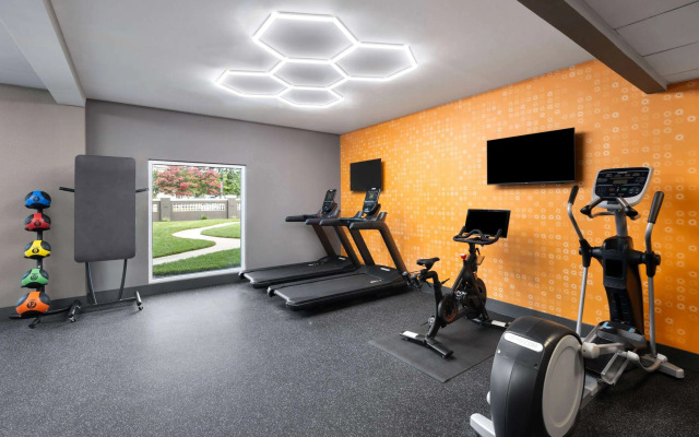 La Quinta Inn & Suites by Wyndham Greensboro NC