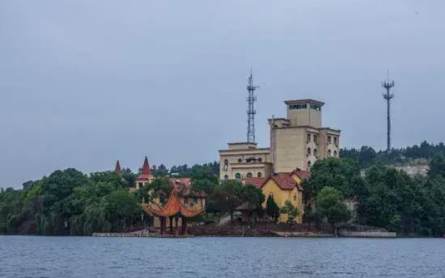 Qianshuiwan Resort