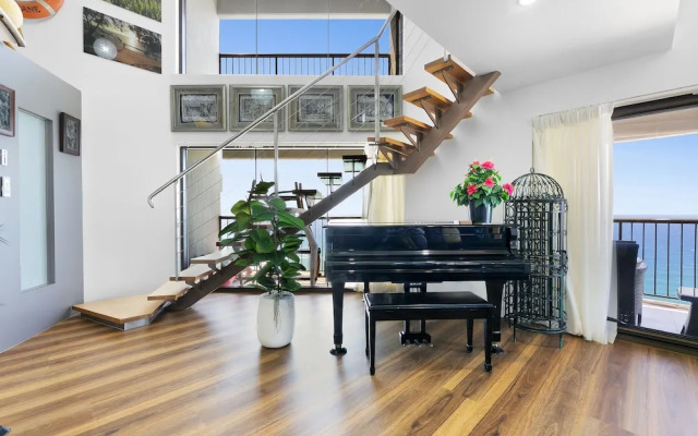 Burleigh Esplanade Beachfront Apartments