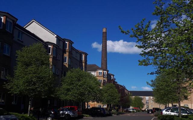 Central & stylish 3 bedroom, 2 bath, free parking