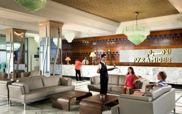 Hotel Les Pyramides