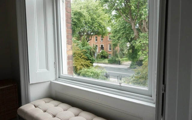 Renovated 1 Bedroom Apartment