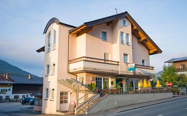  Apartmenthaus Brixen & Haus Central