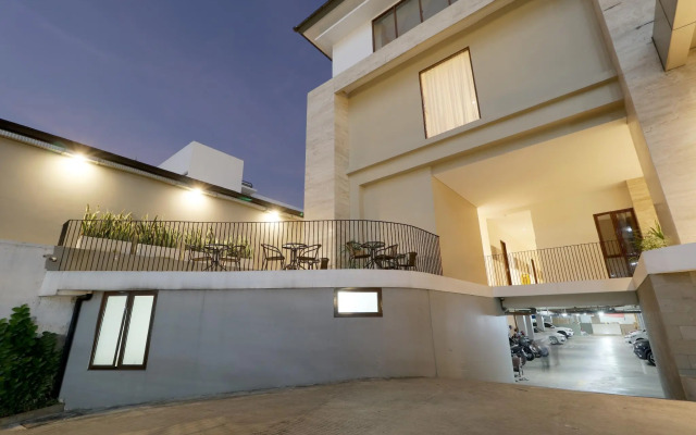 Plaza 54 Residence (Vaccinated Staff)
