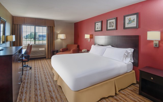 Holiday Inn Express & Suites Wauseon, an IHG Hotel