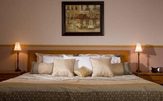 Thunder Bay Inn
