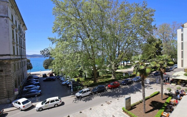 Feel Center Apartments.